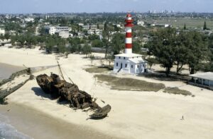 Macuti Lighthouse and Shipwreck